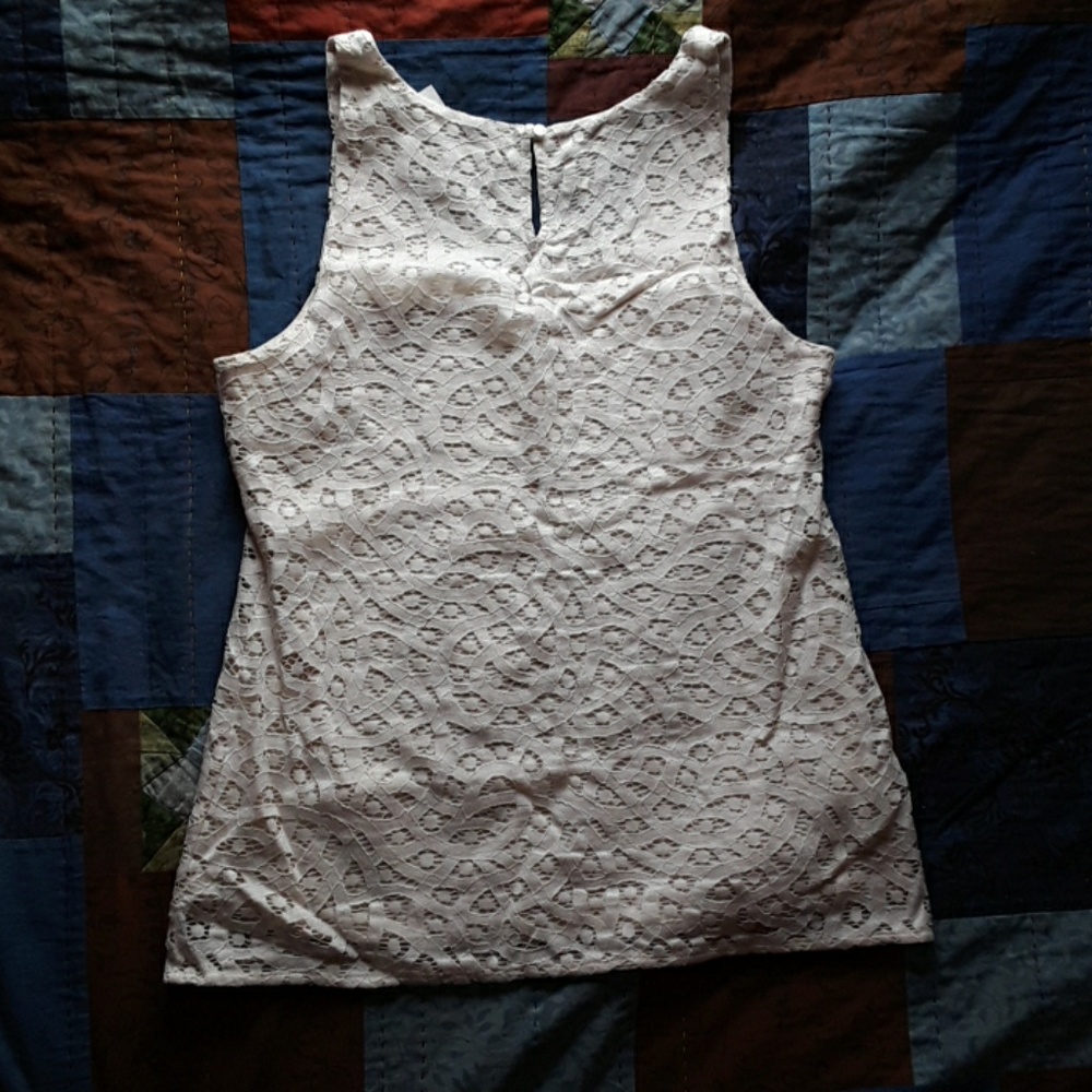 Ivory Lace Tank - Picture 2 of 3
